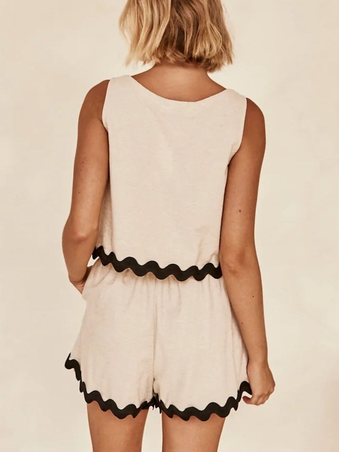 Contrast Trim Round Neck Tank and Shots Set